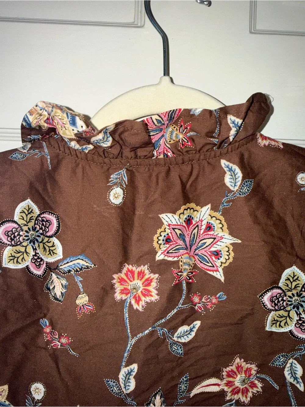 Entro Brown Floral Ruffle-Trim Peasant Blouse size large - Picture 9 of 9